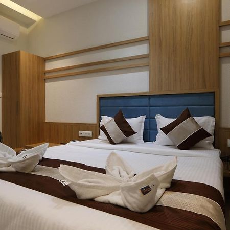 Hotel Decent Unjha 外观 照片