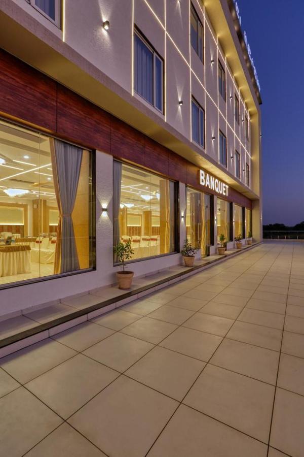 Hotel Decent Unjha 外观 照片