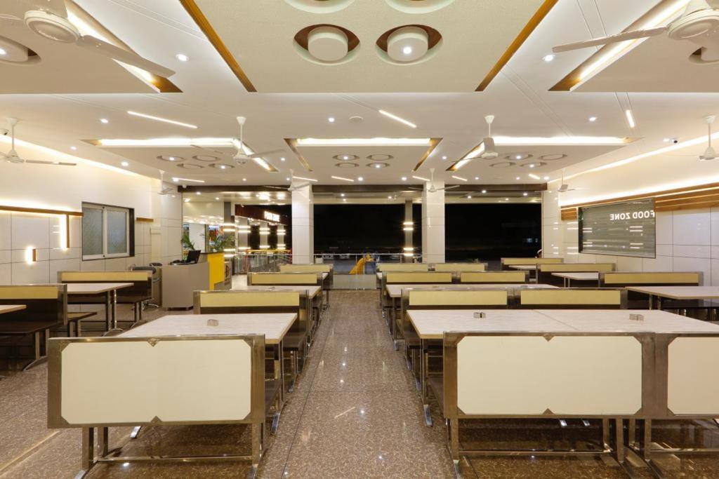 Hotel Decent Unjha 外观 照片