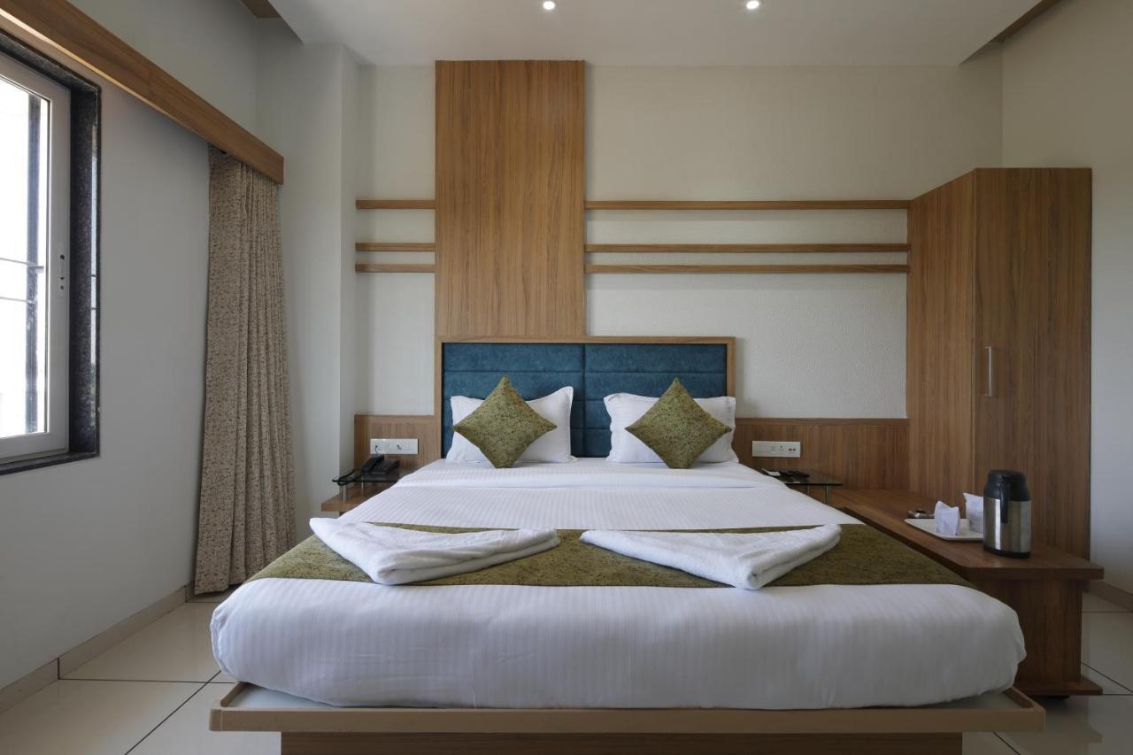 Hotel Decent Unjha 外观 照片