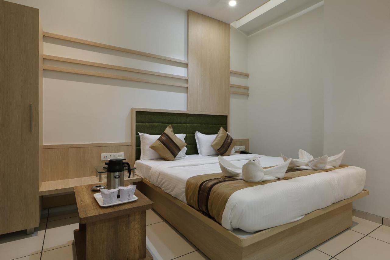 Hotel Decent Unjha 外观 照片