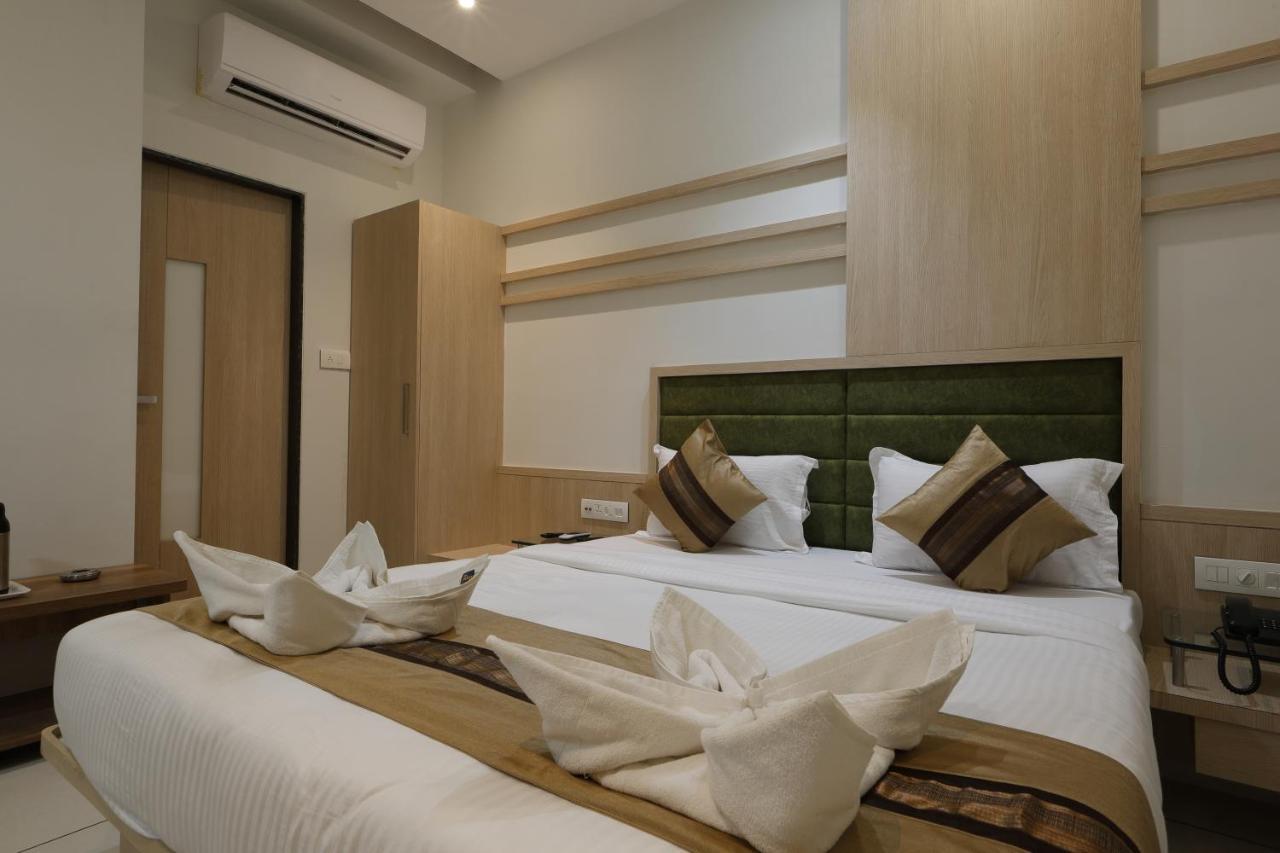 Hotel Decent Unjha 外观 照片