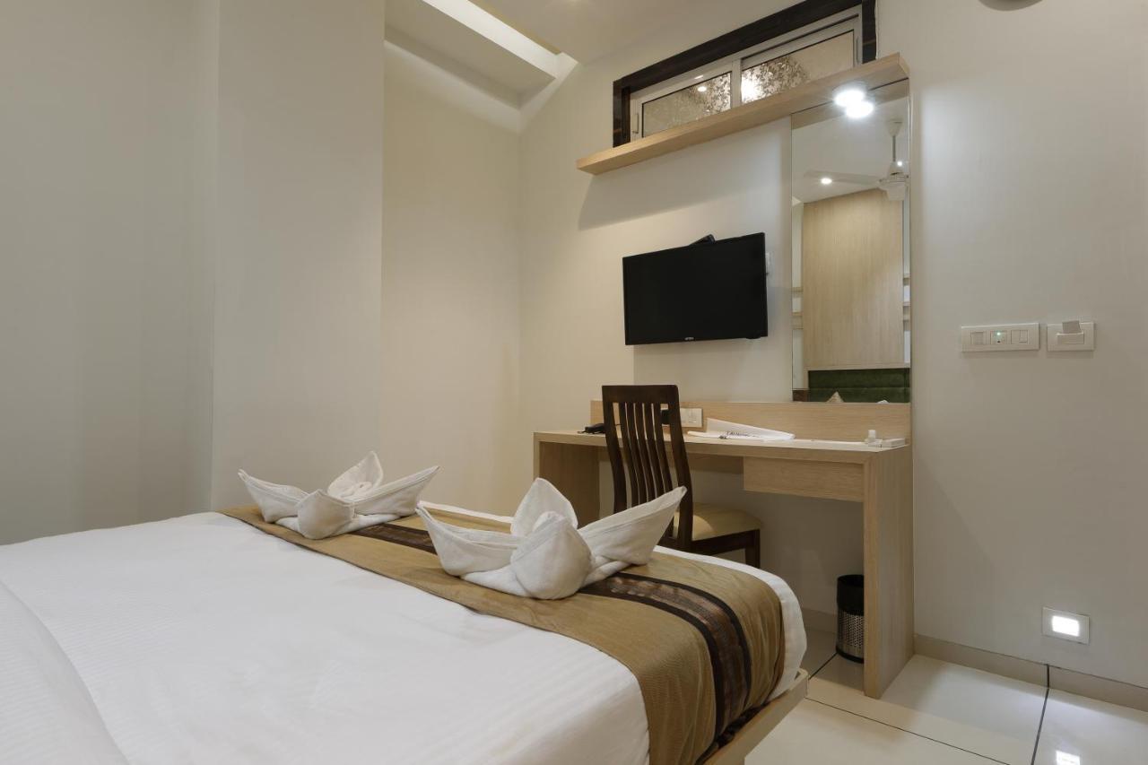 Hotel Decent Unjha 外观 照片