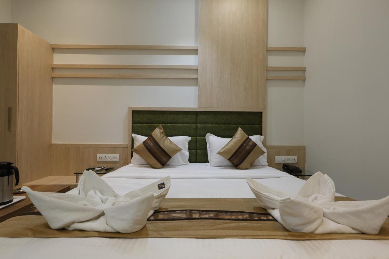 Hotel Decent Unjha 外观 照片